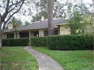 15105 Weddington, Los Angeles, CA 91411