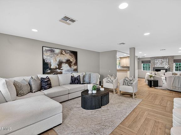 5th image of 3335 E MARIPOSA Street