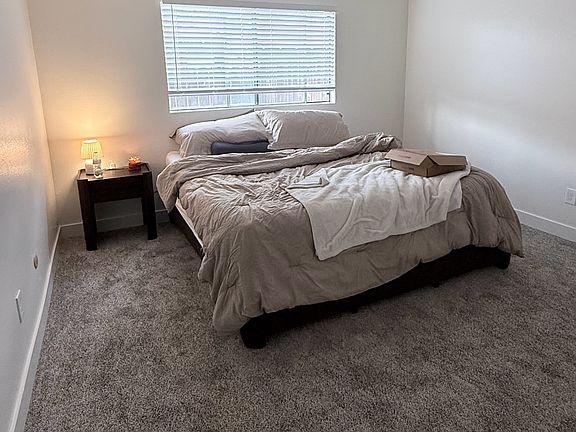 3rd image of 1823 Oakdale Rd APT 11