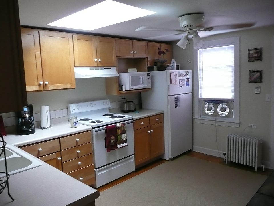 1st image of 3050 N Southport Ave #2