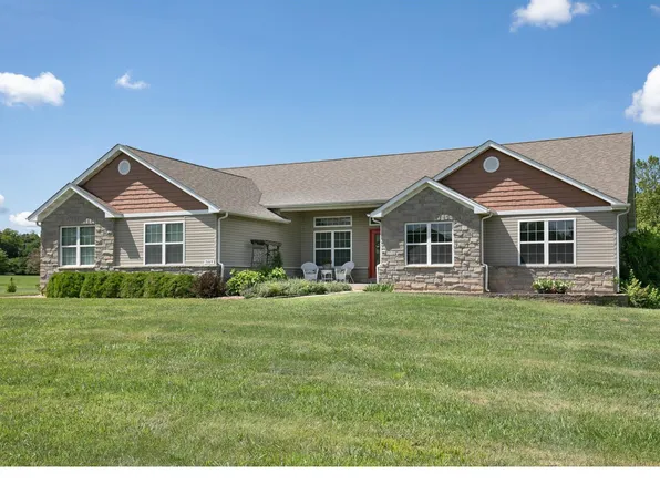 5449 Painted Acres Dr, Cedar Hill, MO 63016