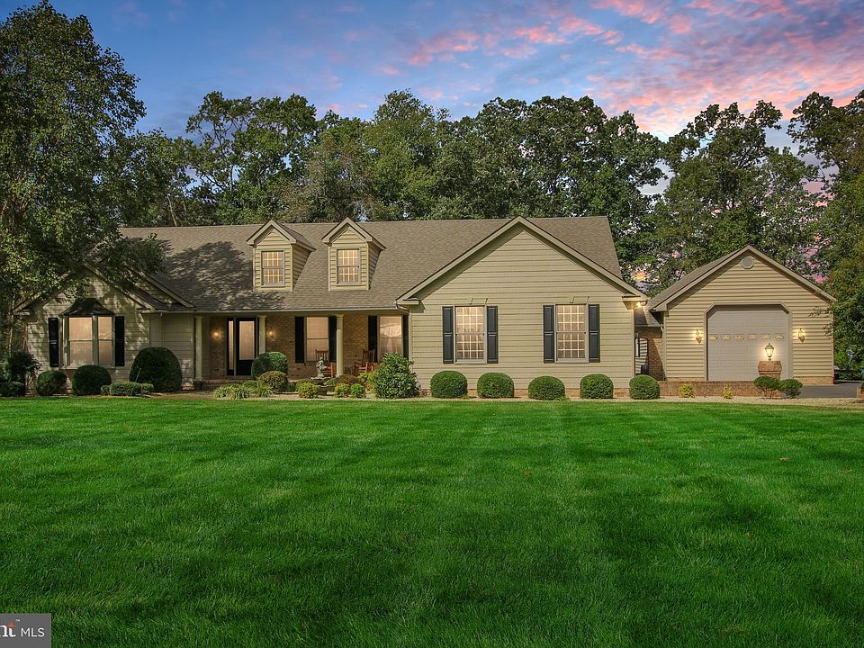 1st image of 25 Hidden Hills Dr