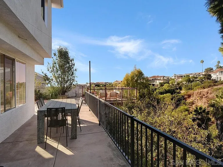 918 Sandpiper Pl — Photo 41