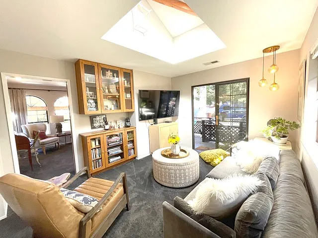 3 bed, 2200 sqft, $2,450 — Photo 4