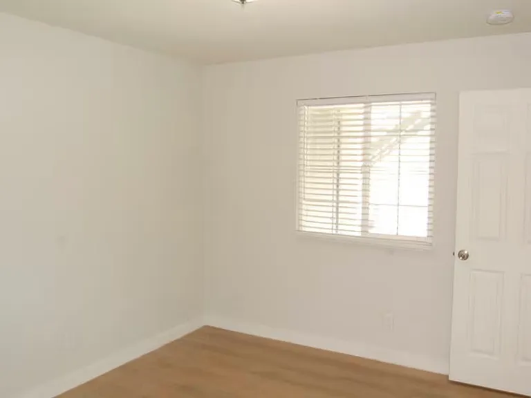 8038 S Central Ave #1 — Photo 5