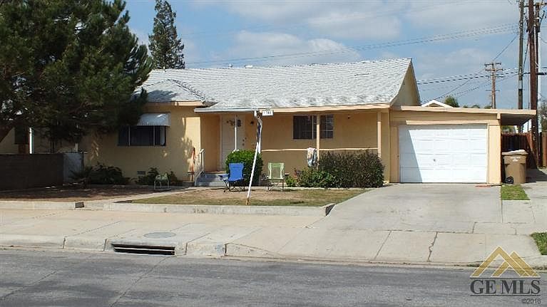 2nd image of 1300 Castaic Ave