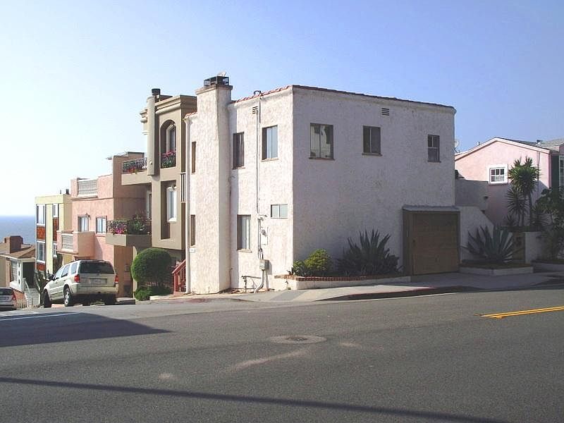 1st image of 2301 1/2 Highland Ave
