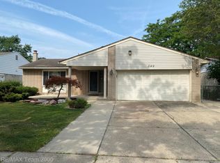 765 Ardmore St, Dearborn Heights, MI 48127