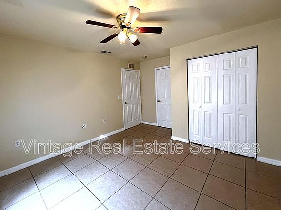 4th image of 976 22nd Ave S #115