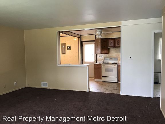 2nd image of 26670 Margaret St