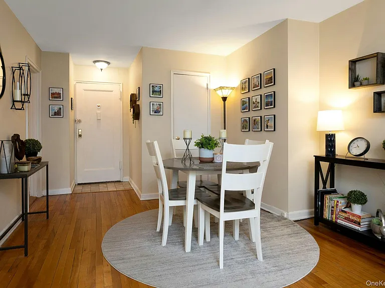 330 S Broadway #B2 — Photo 8