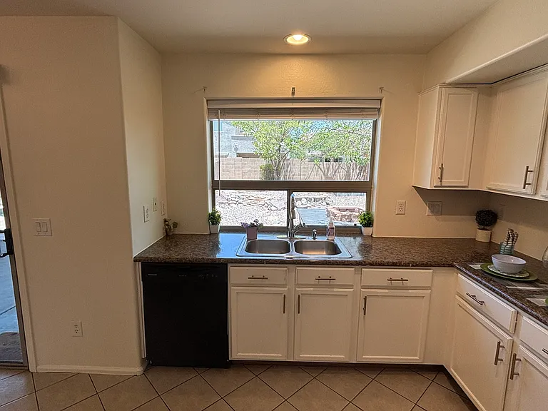 624 W Mesquite Tree Ln — Photo 7