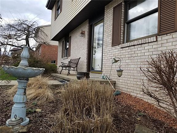 2nd image of 10322 Roseway Blvd