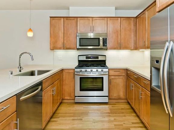 3rd image of 21 S Claremont St Unit 3