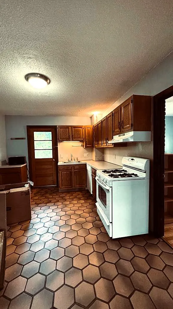 2 bed, 1200 sqft, $4,000 — Photo 2