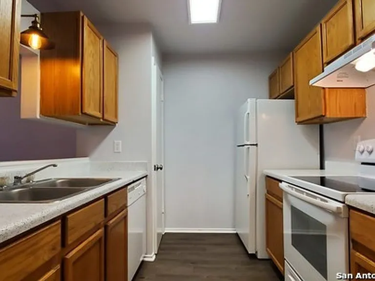 538 Dukeway Dr #C — Photo 7
