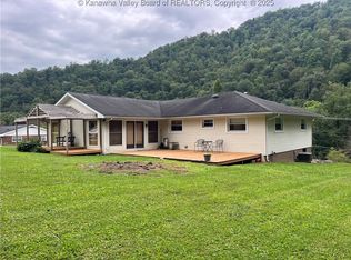 80 Flint Ln, Racine, WV 25165