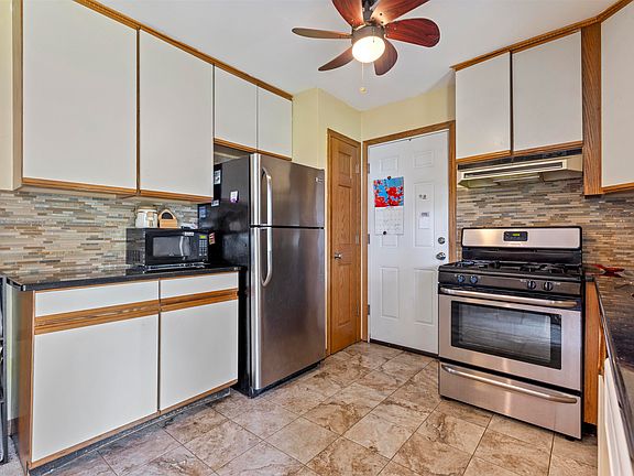 4th image of 207 Heine Dr