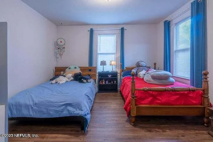 440 E 6th St — Photo 19