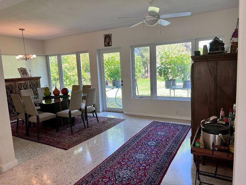2nd image of 943 S Shore Dr