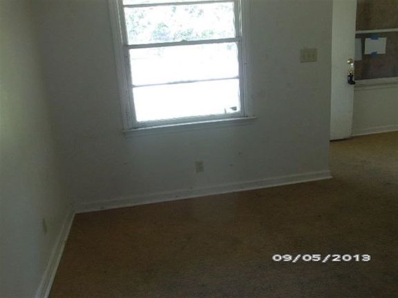 4th image of 3567 Plymouth Dr