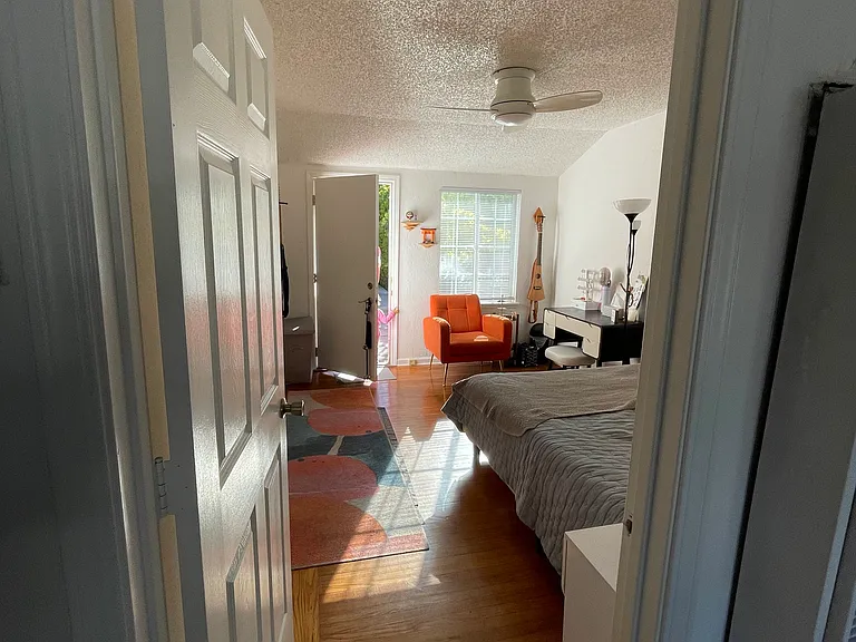 1555 Brooks St — Photo 13