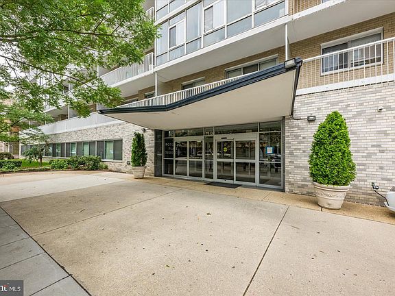 2nd image of 730 24th St NW #420/421