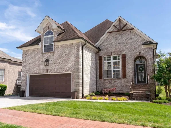 1111 Isaac Franklin Dr, Gallatin, TN 37066