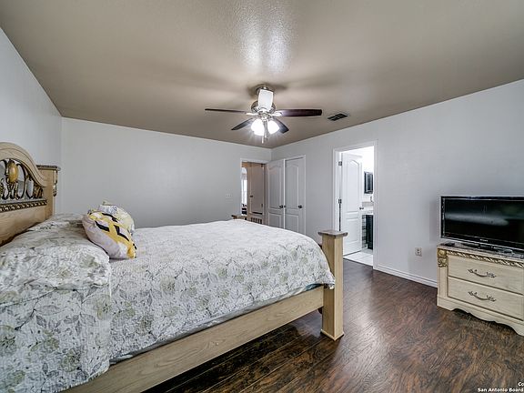 5th image of 6007 Pleasant Meadows