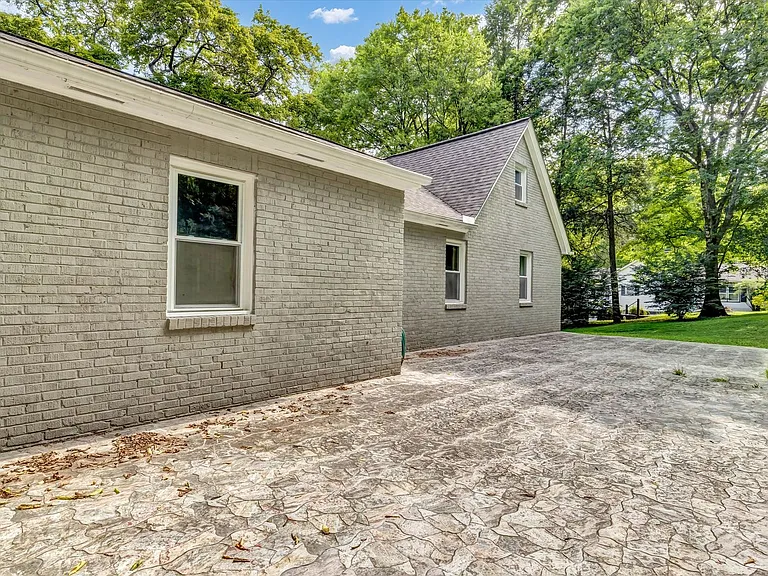 5004 Holston Dr — Photo 25