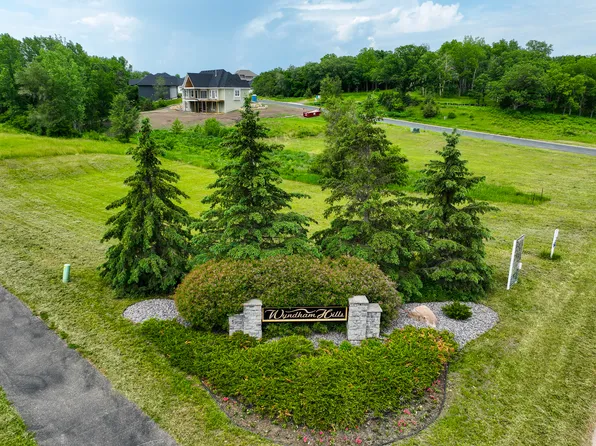 1780 River Shore Dr, Hastings, MN 55033