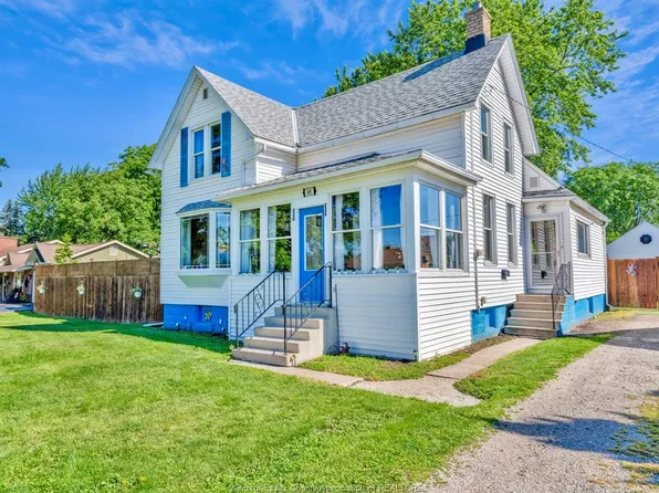 145 Delaware Ave, Lasalle, ON N9J 1S1