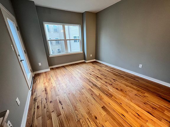 3rd image of 537 N Budd St #3C