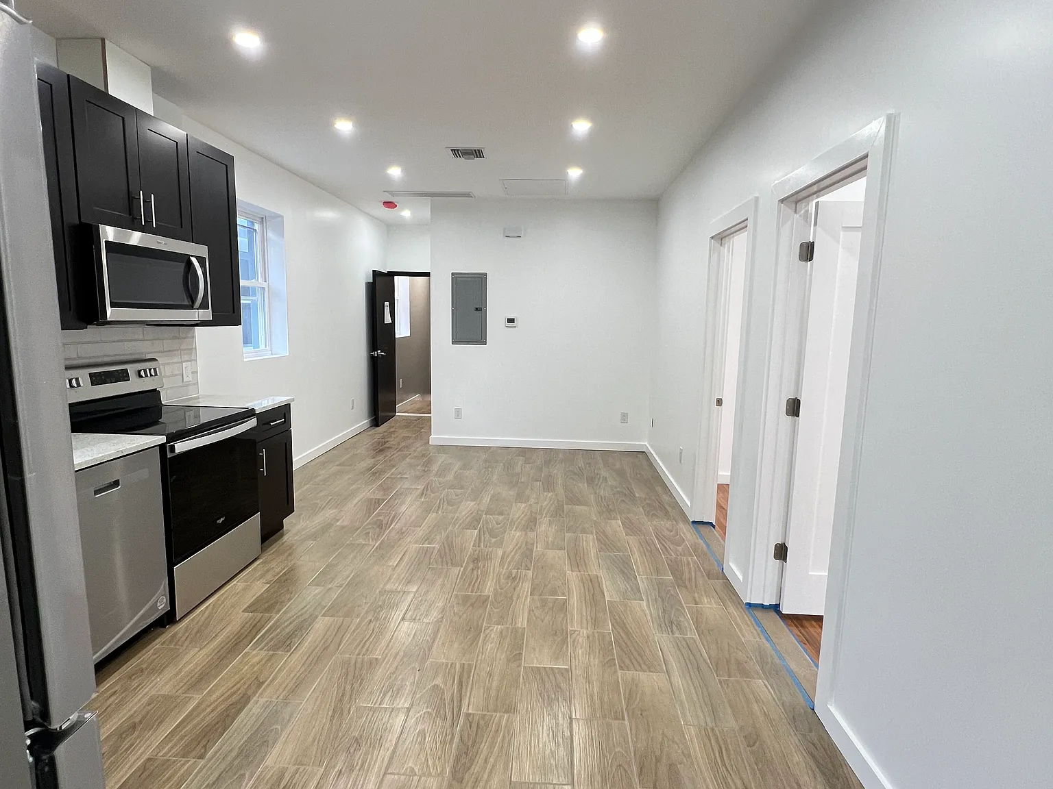 2 bed, 800 sqft, $2,450 — Photo 2