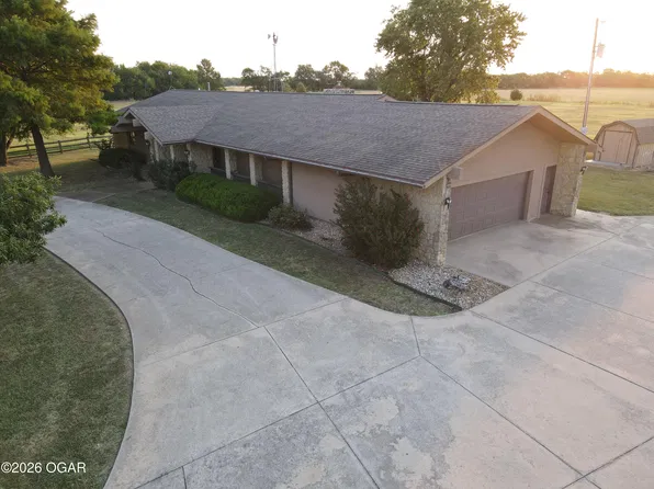 21043 Us Highway 59, Parsons, KS 67357