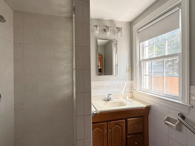 1005 N Lebanon St — Photo 4
