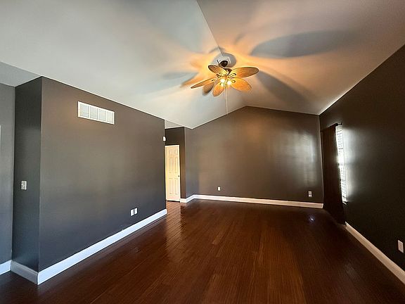 3rd image of 611 Derek Dr