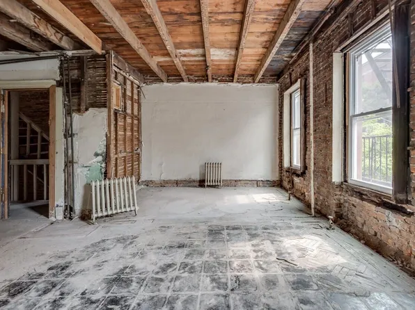 122 Hoyt Street image 30 of 57