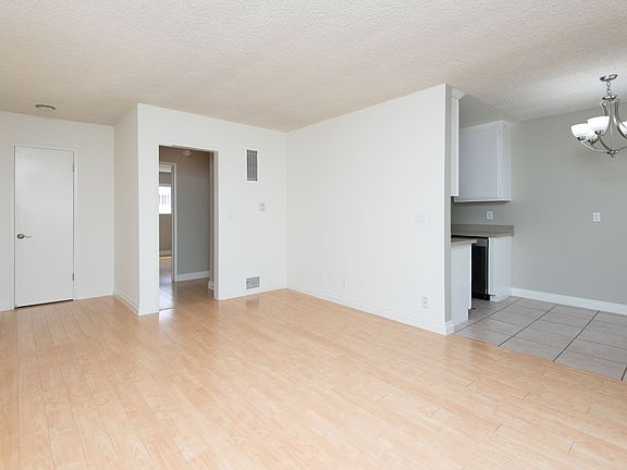 3rd image of 11945 Darlington Ave APT 7