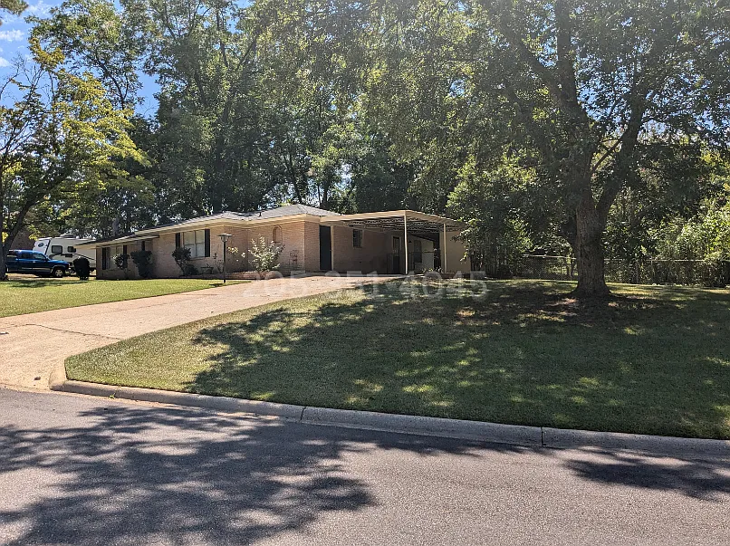 3 bed, 1644 sqft, $1,500 — Photo 2