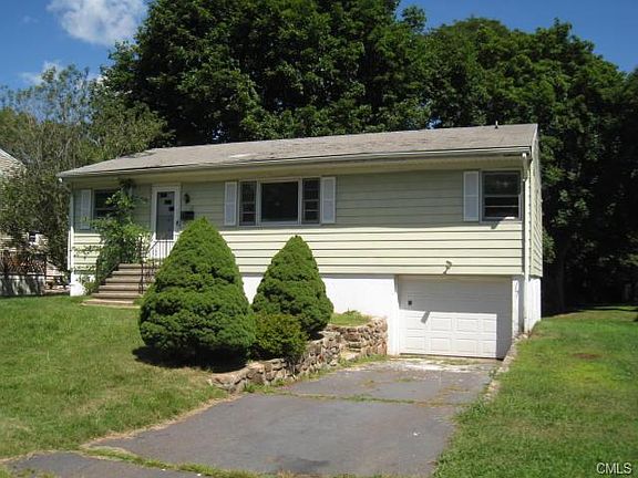 2nd image of 15 Westbrook Ln