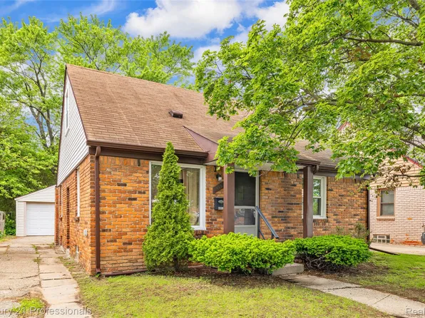 6953 N Vernon St, Dearborn Heights, MI 48127