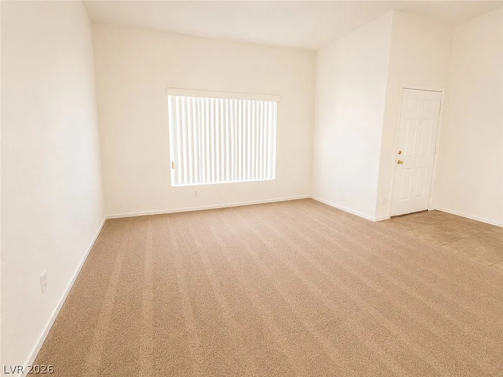 3 bed, 2.0 bath, 1407 sqft, $1,945 — Photo 3