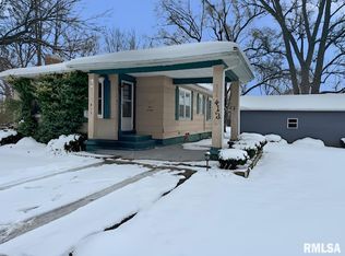 413 W South St, Colchester, IL 62326