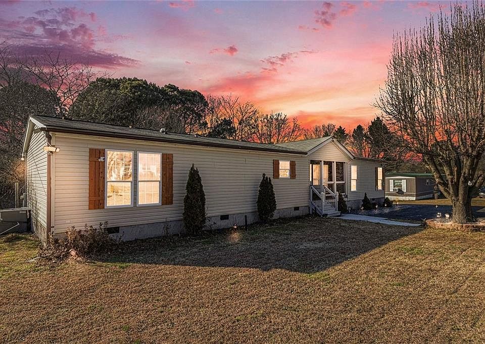 1st image of 1132 Hall Memorial Rd NW