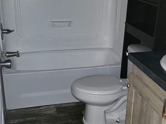 4th image of 26 Willow Dr