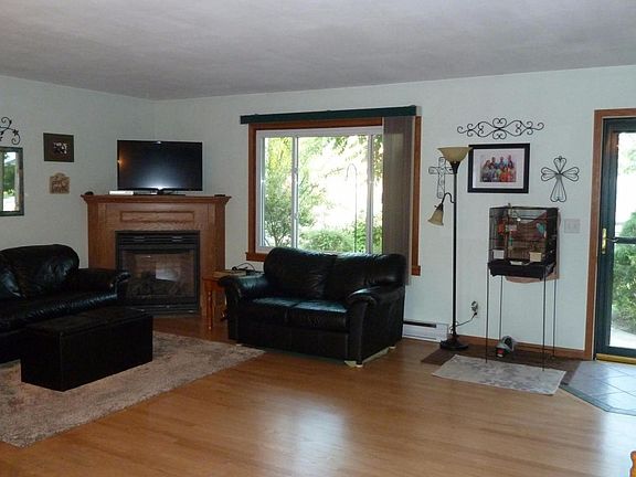 3rd image of 2514 Deerfield Dr