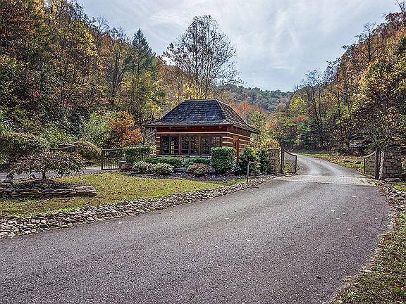 Norton_Creek_Property_104