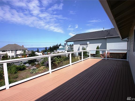 3rd image of 324 Burke Dr