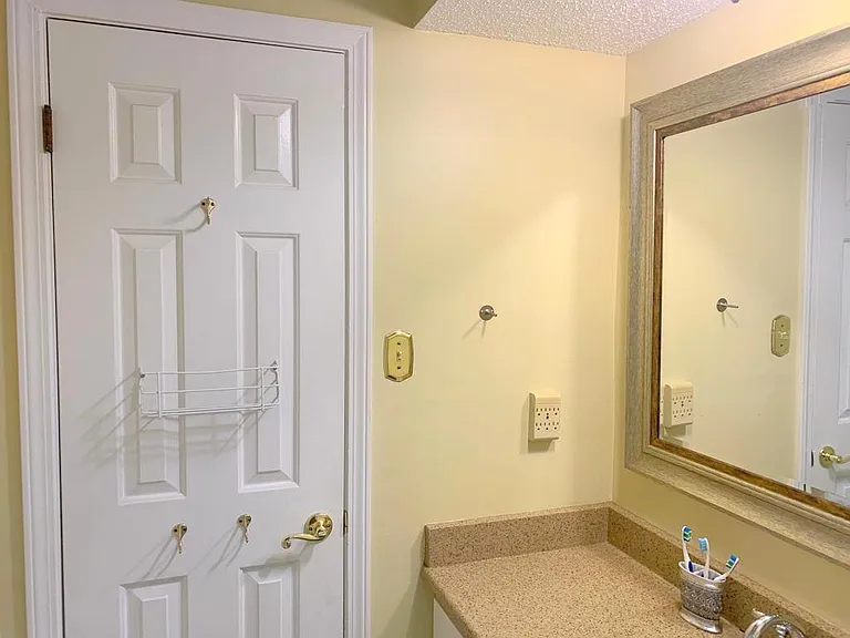2050 Norcross Dr — Photo 29